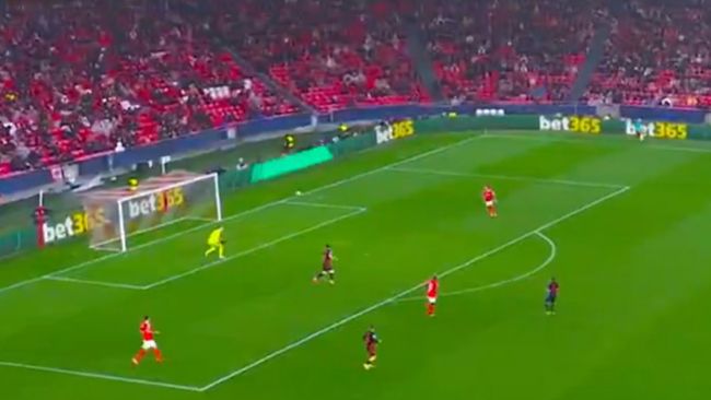 Barcelona's crazy 5-4 victory had perhaps the most absurd goal ever in Champions League
