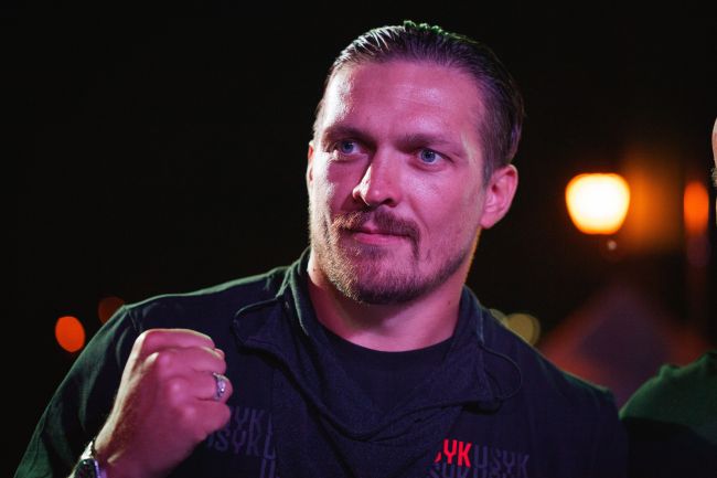 Oleksander Usyk becomes undisputed heavyweight champion after knocking down Dubois