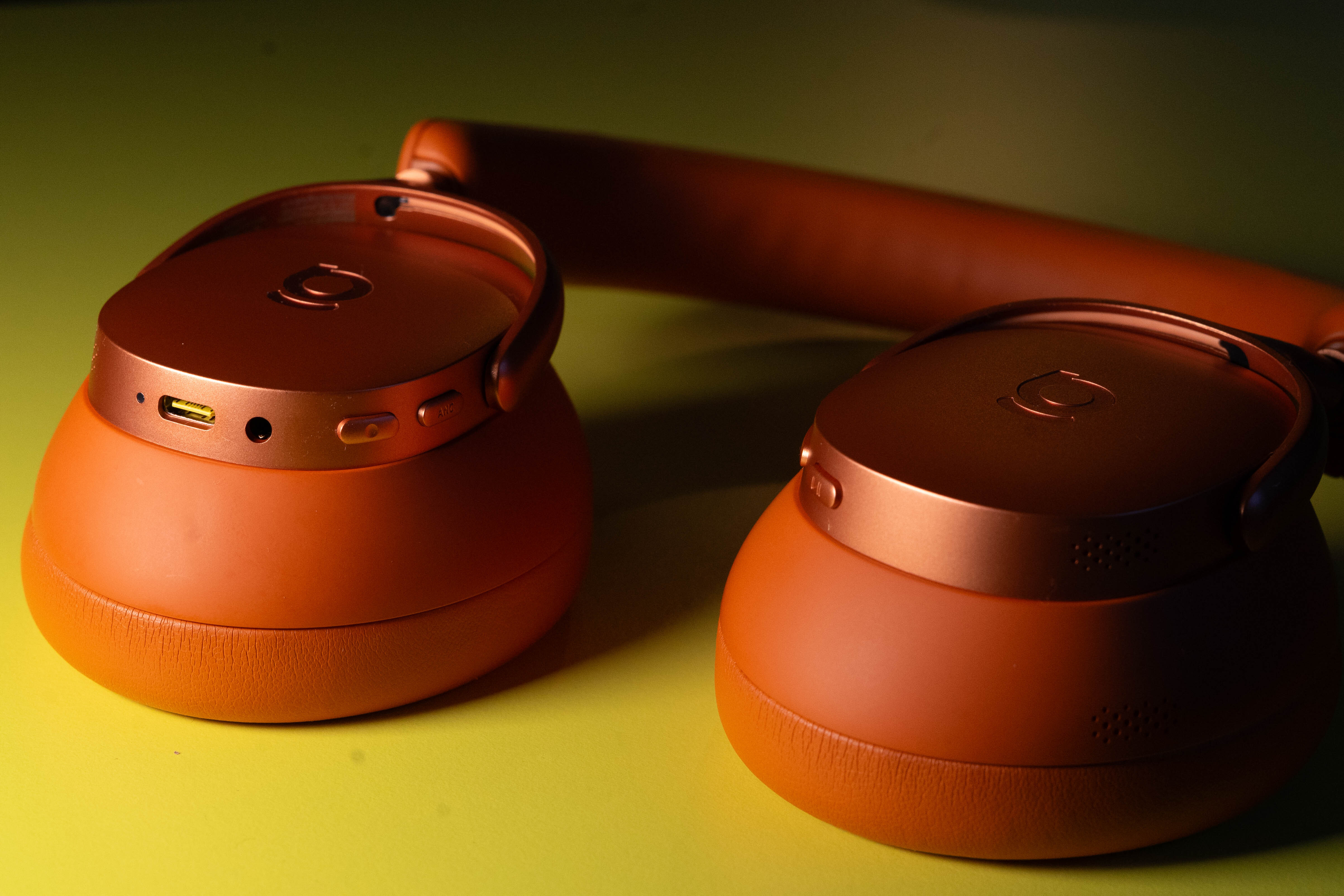 【美品】Baseus InspireXH1 オレンジ sound by BOSE Baseus Inspire XH1 Noise-Cancelling Headphones