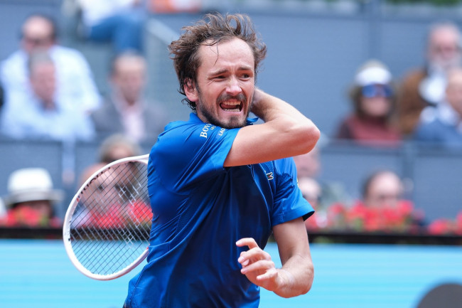 Medvedev ends Alcaraz's winning streak: 