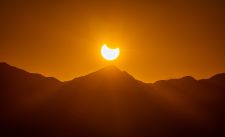 media/06/solareclipseaugust_4880603t.jpg