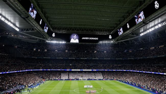 Real Madrid held a minute's silence for Javier Dorado, former player who died from leukaemia, but boos were heard