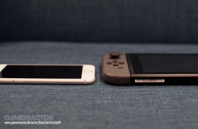 Comparison pictures: Nintendo Switch vs 3DS vs iPhone