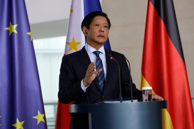 Shooting in the Philippine Senate after a member incited an uprising against his arrest