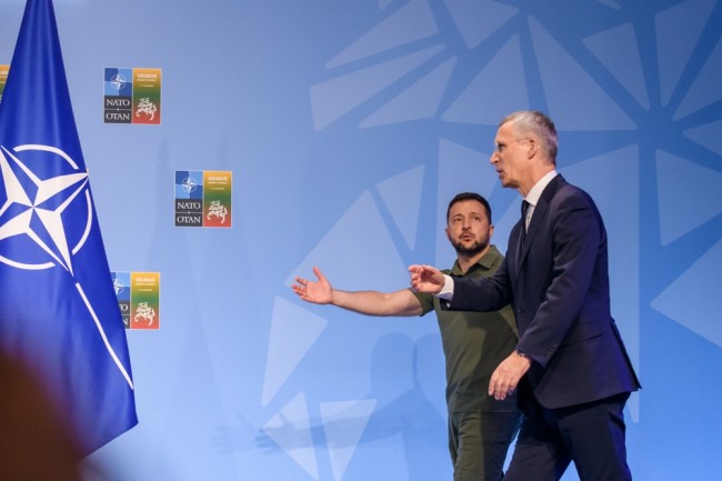 Zelensky abandons NATO ambition in bid to end war