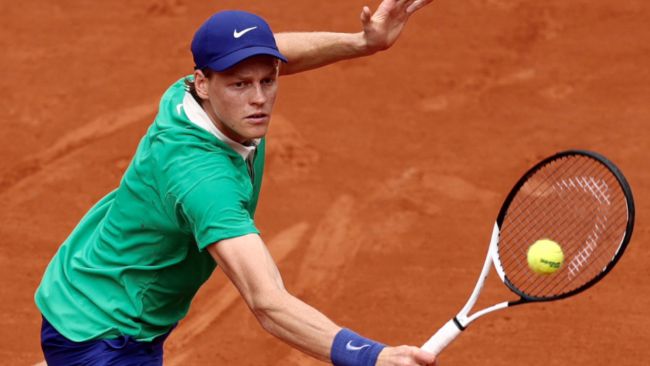 Jannik Sinner complains about timetables at the Madrid Open: "Two matches starting at 20:00 are too late"