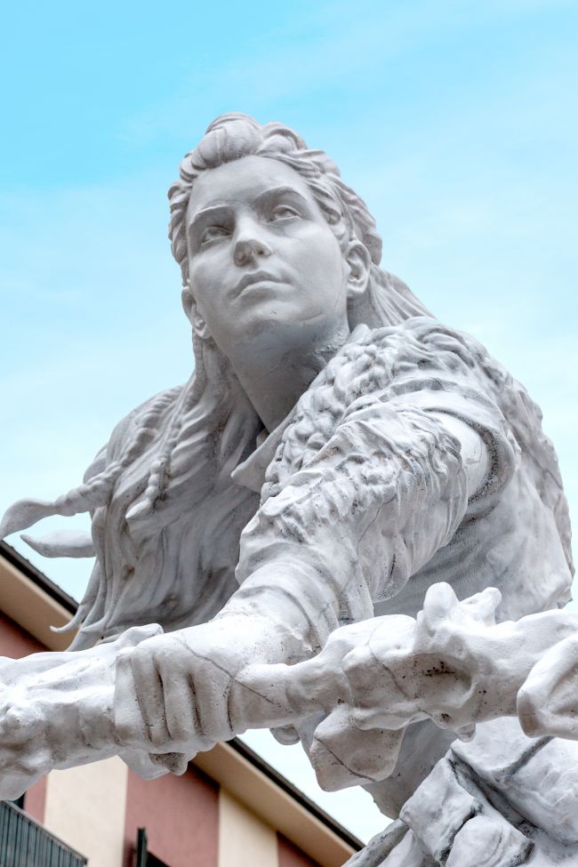 An amazing statue of Aloy from Horizon Forbidden West arrives in