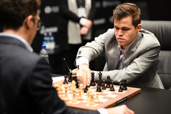 Not even 143,000 people thinking together can beat Magnus Carlsen in chess