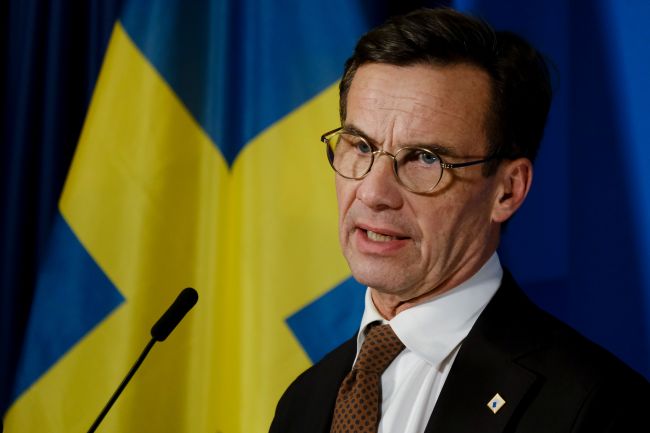 Sweden intends to cut monthly public transport fares in half
