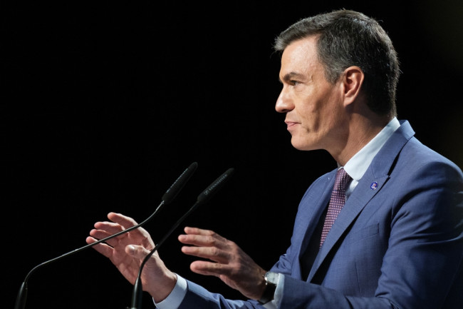 Sánchez stands firm against tech giants over social media ban: "We won't be swayed by tech oligarchs"