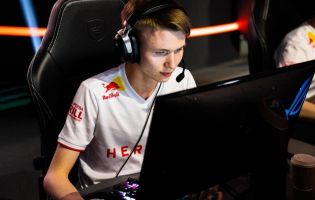 Heroic has renewed its partnership with Red Bull