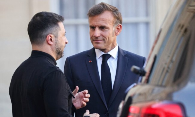 Zelensky visits France to seal air defence and warplane deals