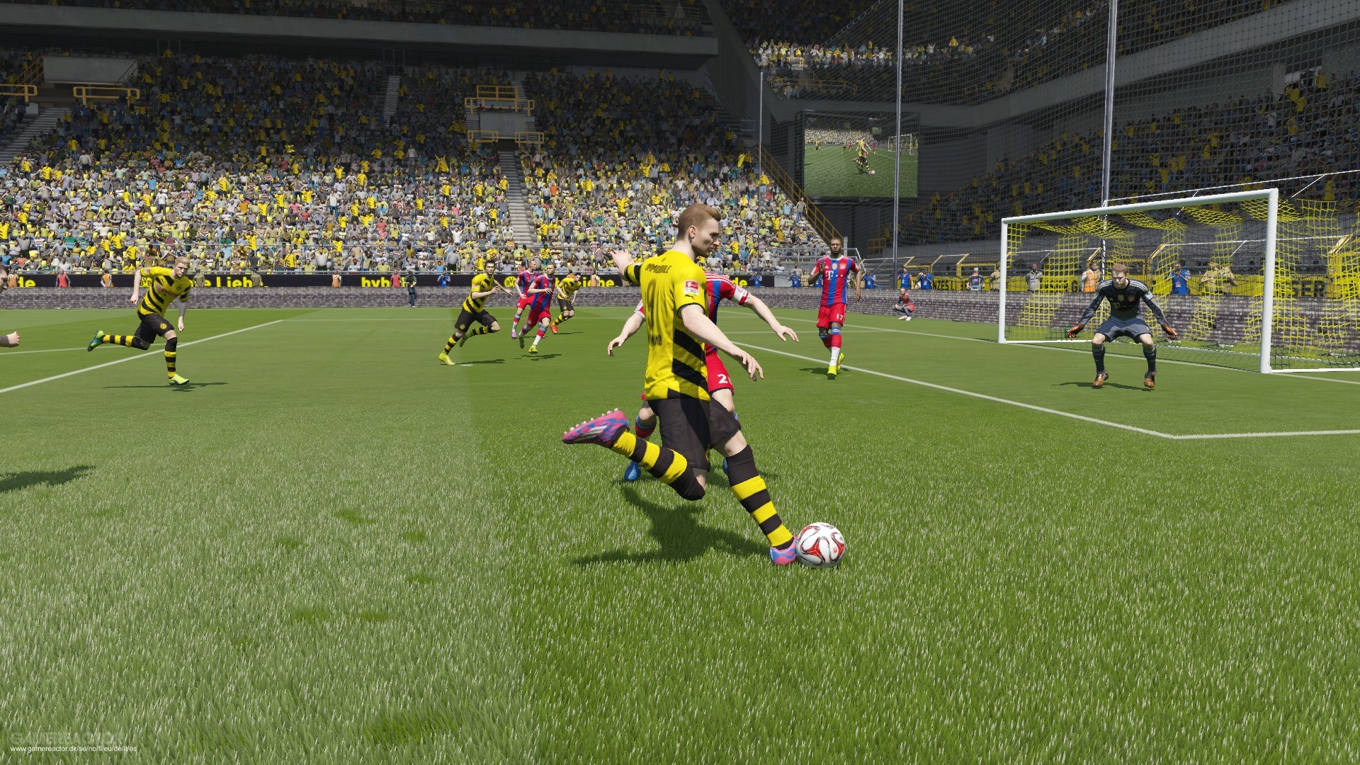 Charts: FIFA 15 gets back to number one