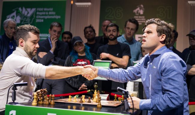 Incredible: The World Blitz Chess title has been shared as a mutual agreement, leaving fans thinking it's a "joke"