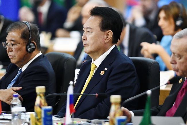 South Korean court cancels arrest warrant for impeached president Yoon