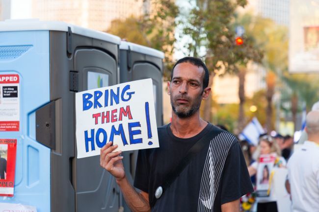 Hamas releases 3 Israeli hostages in exchange for 369 Palestinian prisoners