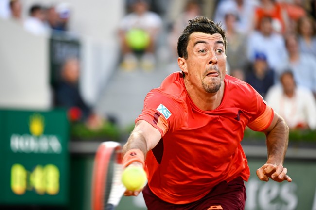 Epic fail at Australian Open: he celebrated without realising the match had not finished... and then lost