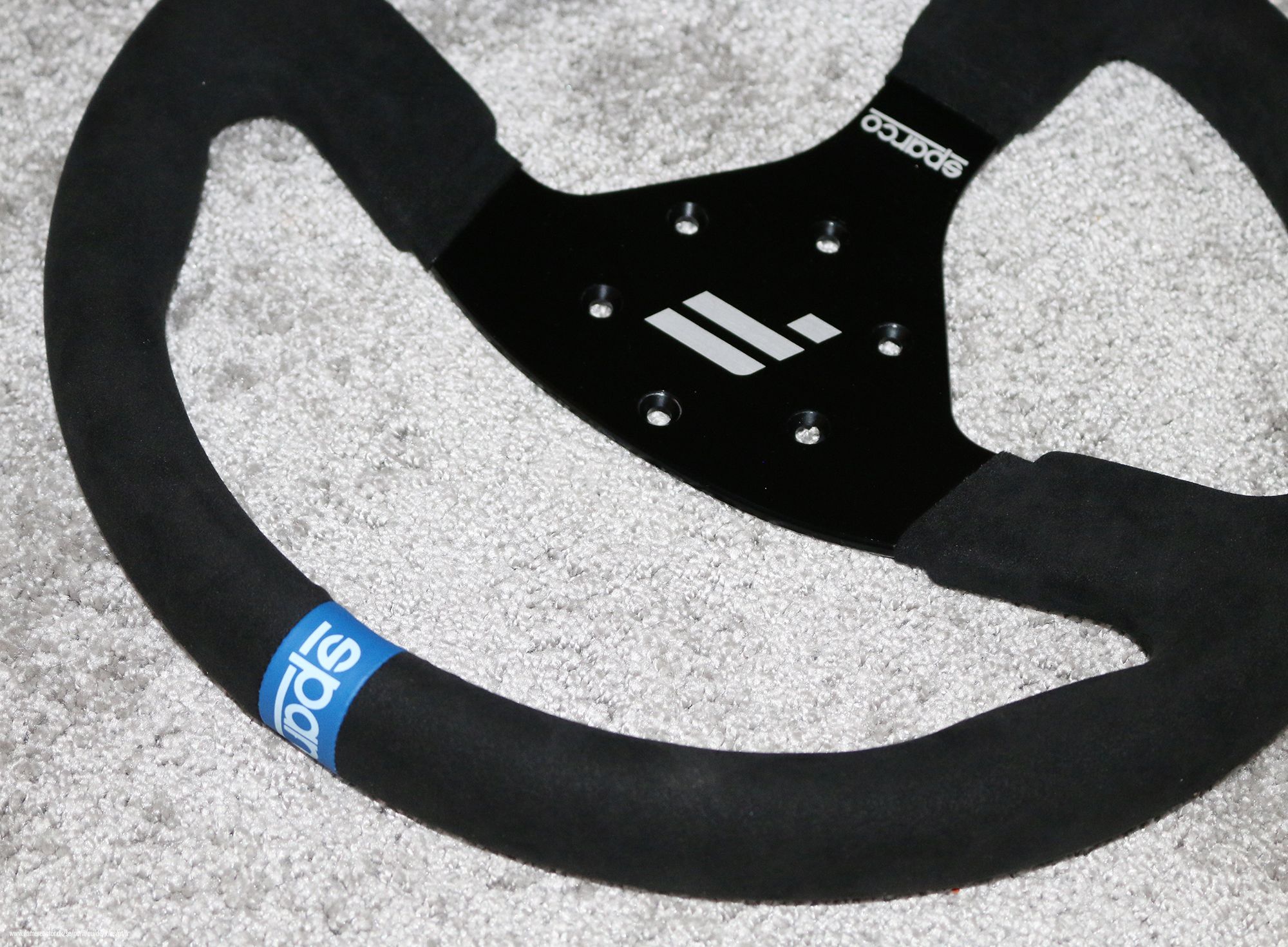 We are unboxing the Fanatec Podium Button Module Rally - - Gamereactor