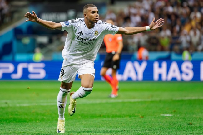 Real Madrid wins El Clásico with goals by Mbappé and Bellingham, match ends in brawl