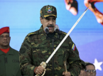 Trump warns airlines to "stay away from Venezuela"