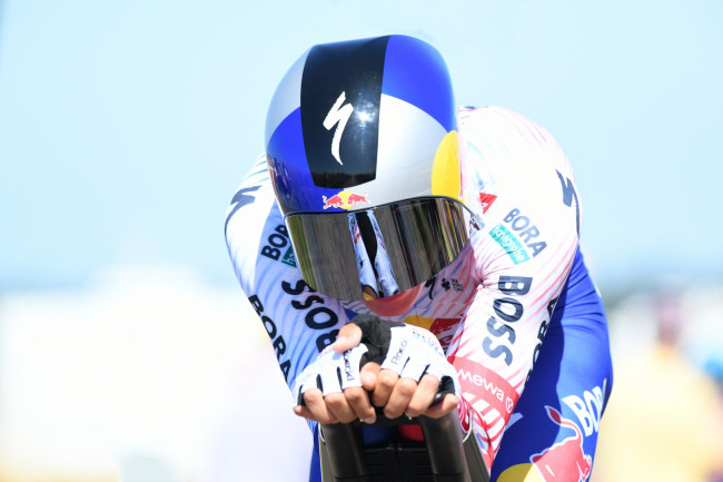 Florian Lipowitz abandons Tour de France after crash; Evenepoel reduces distance with Pogacar