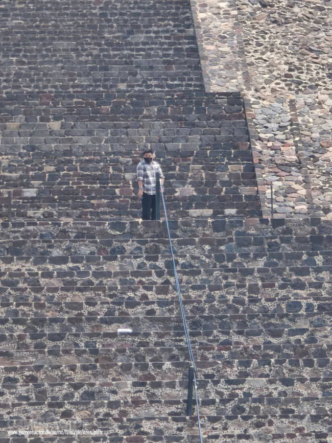 Breaking: A man has opened fire on a group of tourists in Teotihuacán, Mexico, leaving two people dead