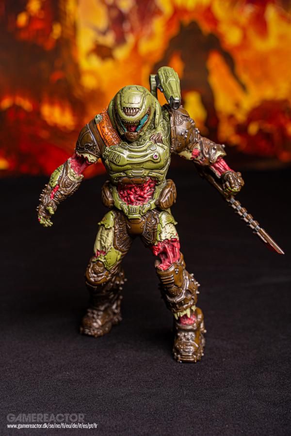 DOOM Eternal Doom Slayer Figure – Official Bethesda Gear Store