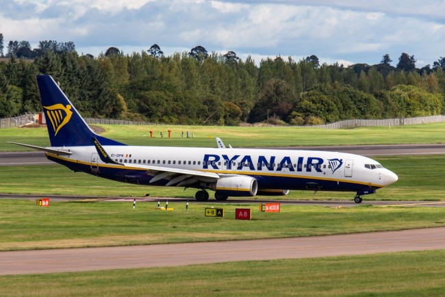 Edinburgh Airport: Flights resume after IT issue suspends operations