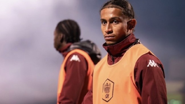 Tahirys Dos Santos' agent says the Metz player has 30% of his body burnt after deadly Swiss bar fire