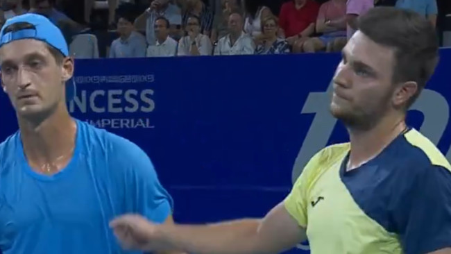 Extremely tense situation at the Mexican Open: Terence Atmane loses a match for a time violation