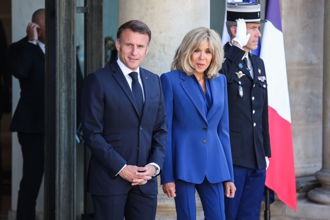 Macron to present "photographic and scientific evidence" to prove his wife is a woman