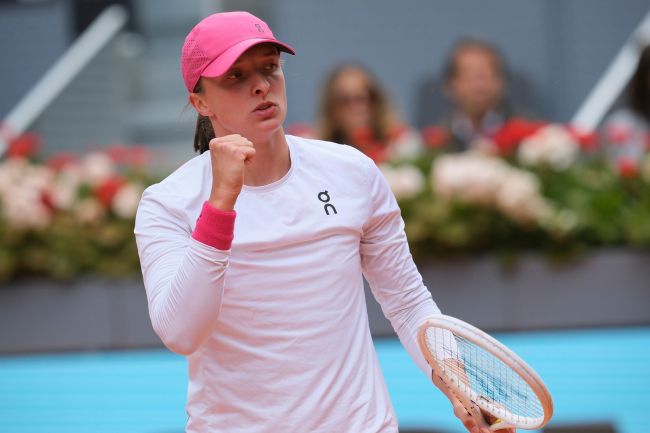 "Women's tennis stands on its own": Swiatek is critical of Sabalenka's "Battle of the Sexes"