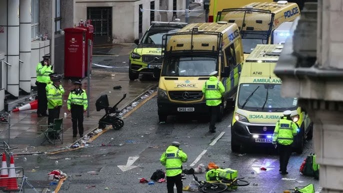 Four fans left "very, very ill" after car hits Liverpool parade