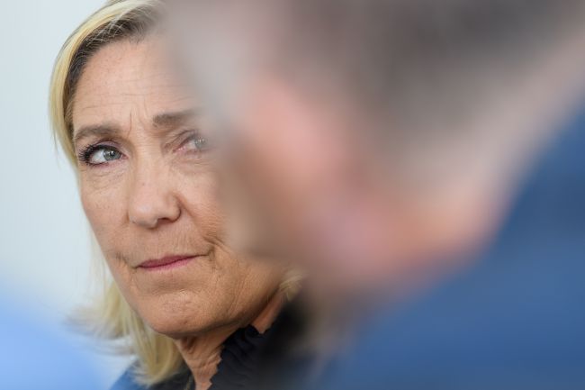 National Rally rallies behind Le Pen amid legal setbacks