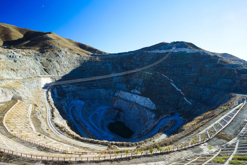 China Tightens Rare Earth Regulations as U.S. Prepares 2027 Ban on Chinese-origin Materials