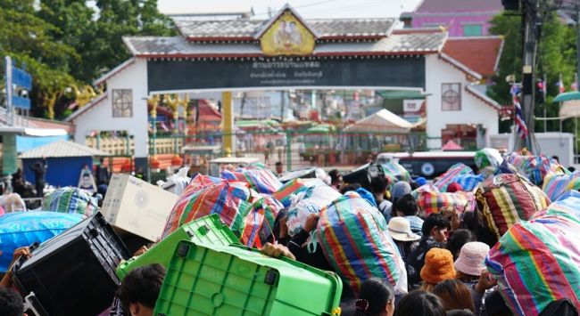 Thousands flee Thailand-Cambodia border: Thailand strikes Cambodia and Trump's ceasefire collapses
