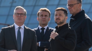 Zelensky meets Starmer, Macron, Merz in London