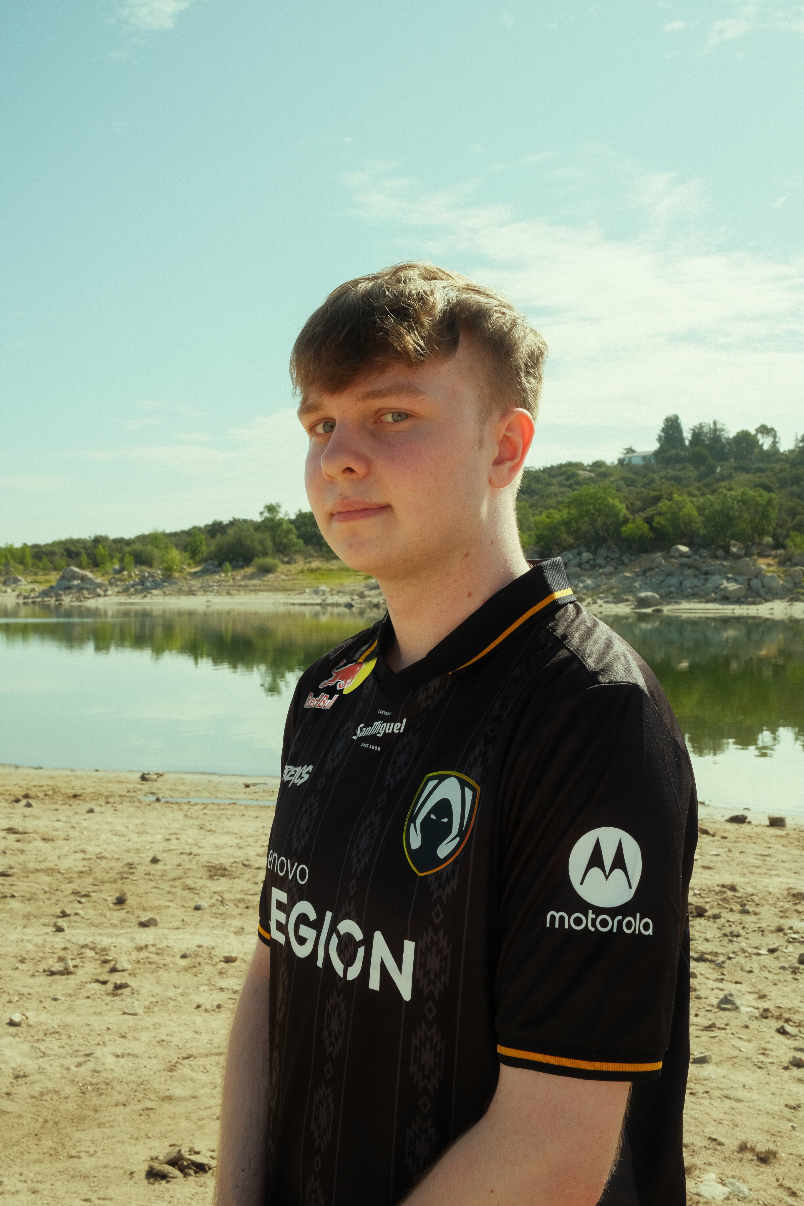 Fortnite pro signed by Team Heretics Valorant team