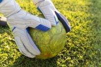 media/55/70_year_oldspanishgoalkeeper_4885583t.jpg