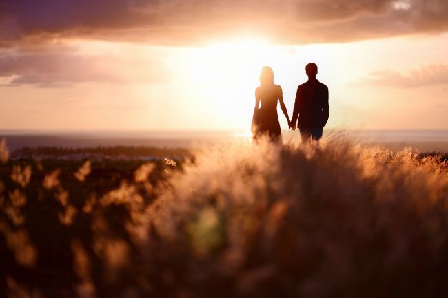 Men and women both prefer younger partners