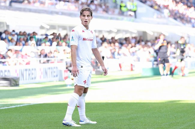 Fiorentina player who collapsed mid-game is awake and lucid, and encouraged his teammates to play this week