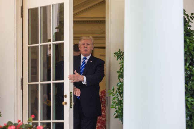 White House freezes federal grants, raising concerns across the country