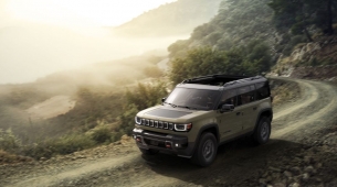 Jeep unveils all-new and fully electric 2026 Recon SUV