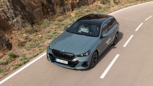 The BMW 5 Series Touring has gone all-electric - - Gamereactor