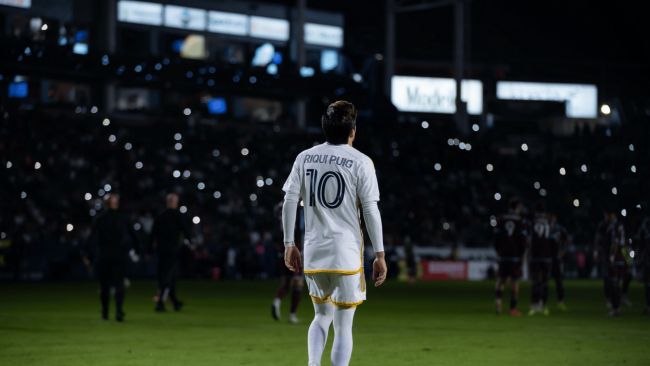 Riqui Puig played 30 minutes while suffering a serious injury and assisted the winning goal in West MLS Final