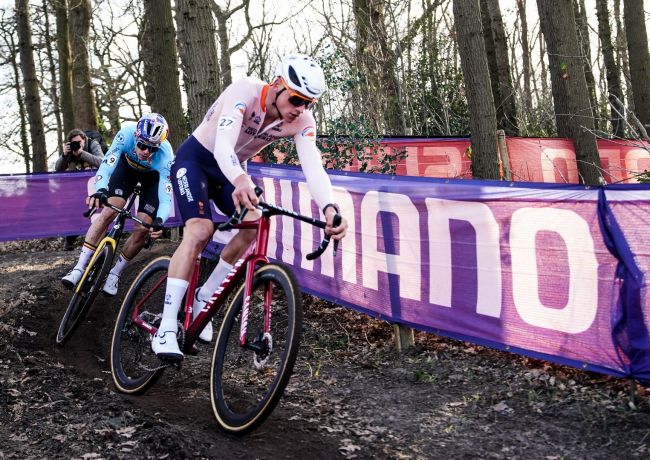 Mathieu van der Poel puts to shame all his cyclocross colleagues in the cyclocross World Championship