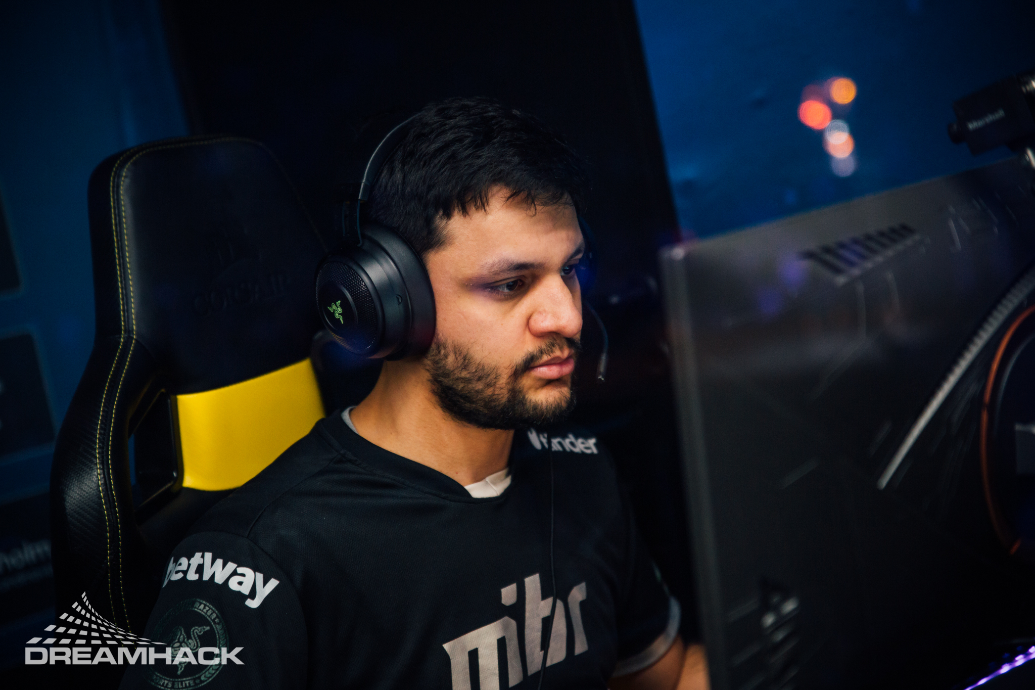 Standin Swag to replace Fer at Blast Pro Series Lisbon Counter