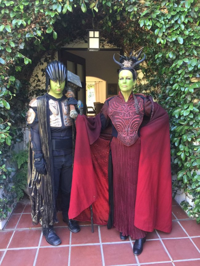 Jamie Lee Curtis shows off cosplay skills at Warcraft premiere World