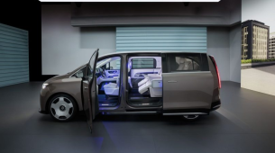 Mercedes unveils new seven-seater with 700 kilometres of range