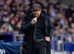 Atl&eacute;tico de Madrid fans complain about three potential penalties not called in defeat against Arsenal